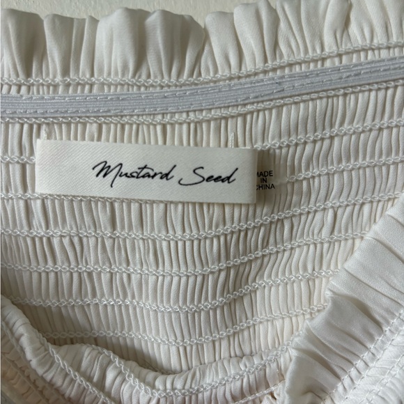 White Mini skort, size small, not too short, very comfy - Picture 4 of 4